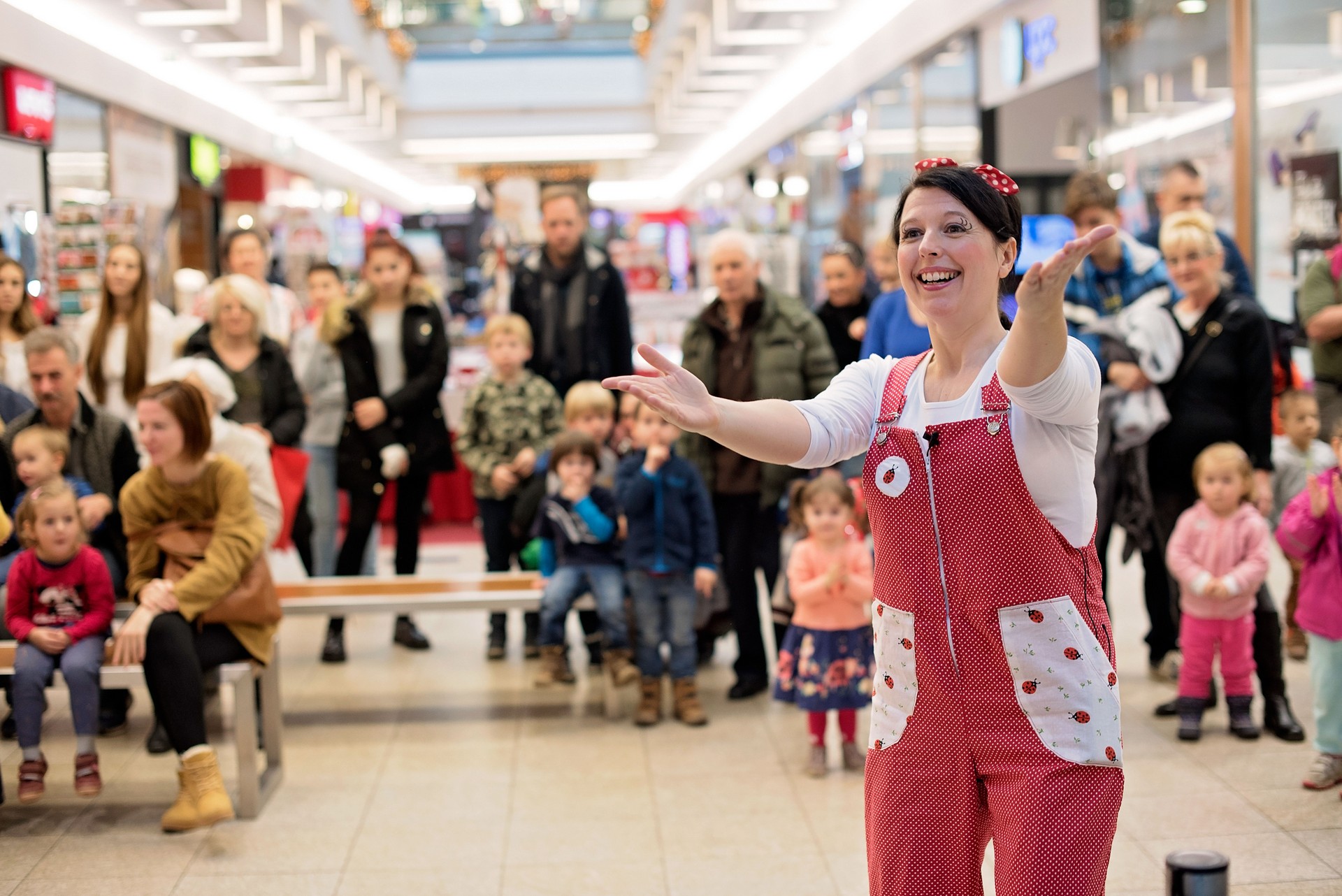 Kíváncsi Katica-Fórum Debrecen